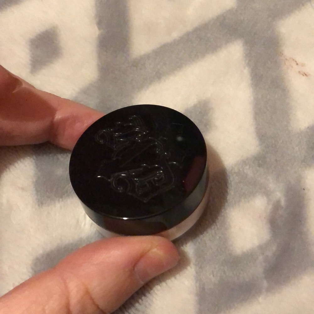 Kat Von d translucent powder